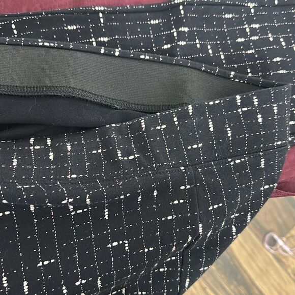 Old Navy Leggings Size Large Black & White - Picture 7 of 9